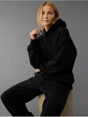 AE Everyday Luxe Hoodie Black